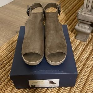 Womens size 7 sandals